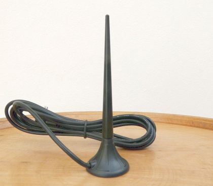 Antena magnetica,pentru amplificare a semnalului in frecventa 900 MHz / 1.8 GHz /2100 GHz, cistig: 2-3 dBi