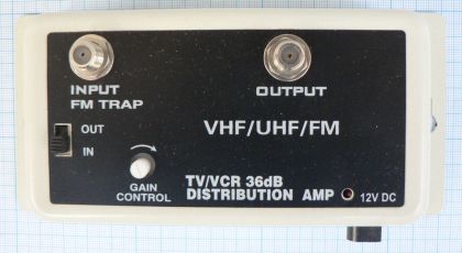Amplificator de FM, TV sau CCTV, de interior sau auto , FIF-UIF 47-862Mhz, 1 IN / 1 OUT, castig 5-32dB