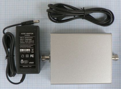 Amplificator/repetor  de semnal pentru reteaua UMTS/3G, acopera suprafete de 100-200m