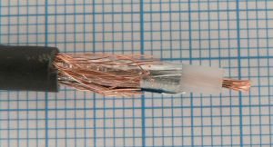 Cablu tip RG 40,50OHM,0.61mm,3mm,Cu 40%acoperire,Cu stanat+folie Al,4.95 mm,PVC negru