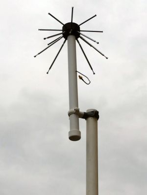 Antena Discone Telescopica Reglabila VHF/UHF – 150 MHz–4 GHz, Impedanta 50 Ohm, Con si Disc Reglabile