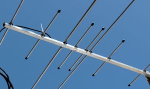 Antena pentru comunicatii Yagi 6/10 elemente,banda 2m si 70cm , polarizare orizontala