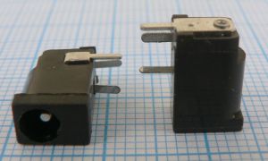 Mufa/conector DC mama placa, 0.8 mm