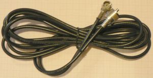 Antena baston profesionala pentru CB (27Mhz) cu sistem de fixare tip nuca si 4m cablu adaptor UHF tata, polarizare verticala